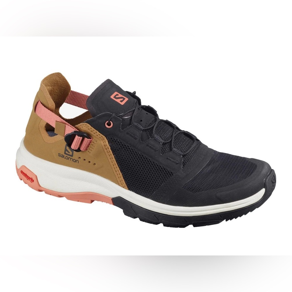 Women’s tennis shoes